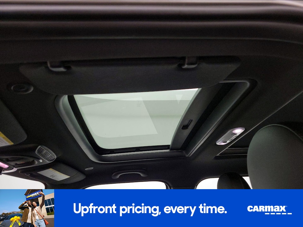 2017 MINI Cooper Clubman S Image 21 of 25