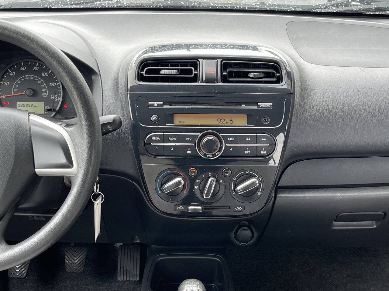 Vehicle image 21 of 24