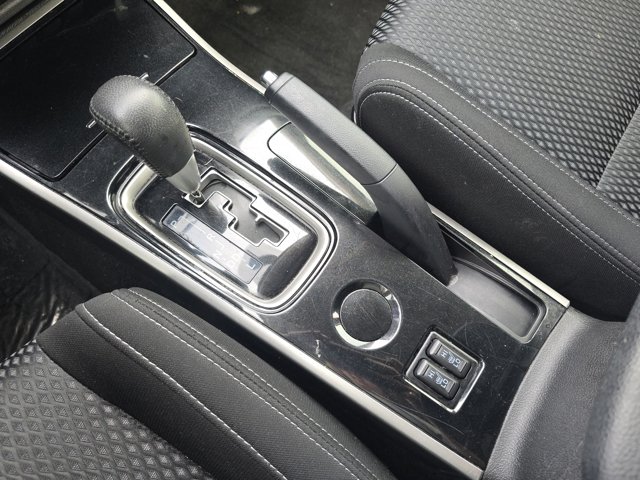Vehicle image 27 of 30