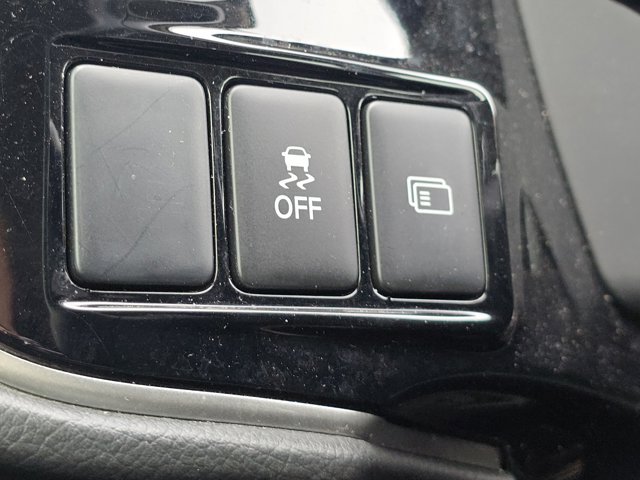 Vehicle image 16 of 30