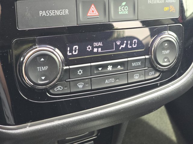 Vehicle image 25 of 30