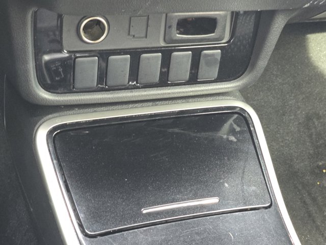 Vehicle image 26 of 30