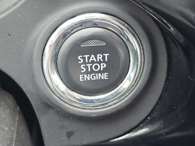 Vehicle image 22 of 30
