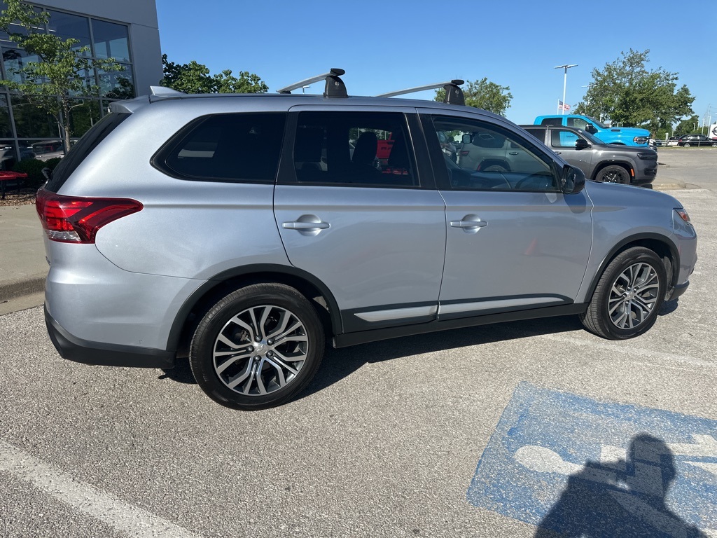 Vehicle image 20 of 70