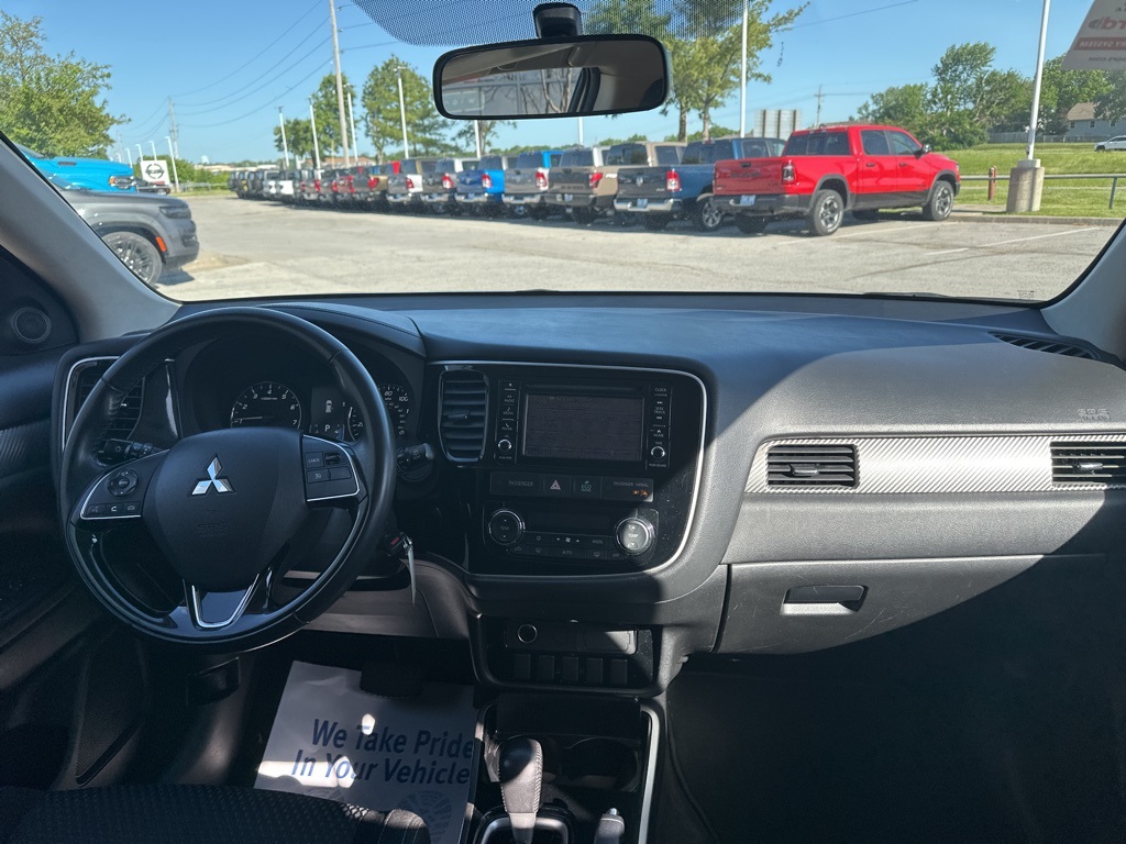 Vehicle image 39 of 70