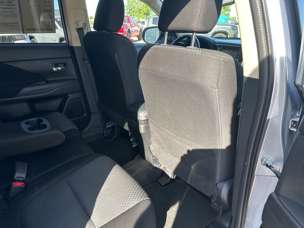 Vehicle image 47 of 70
