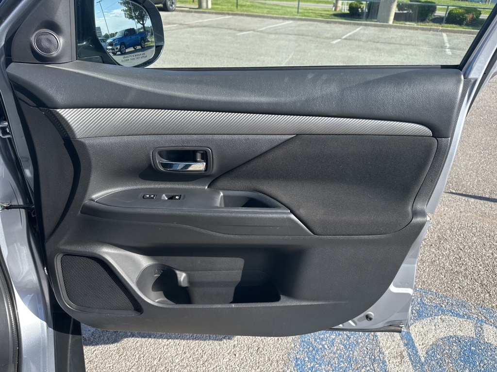 Vehicle image 54 of 70