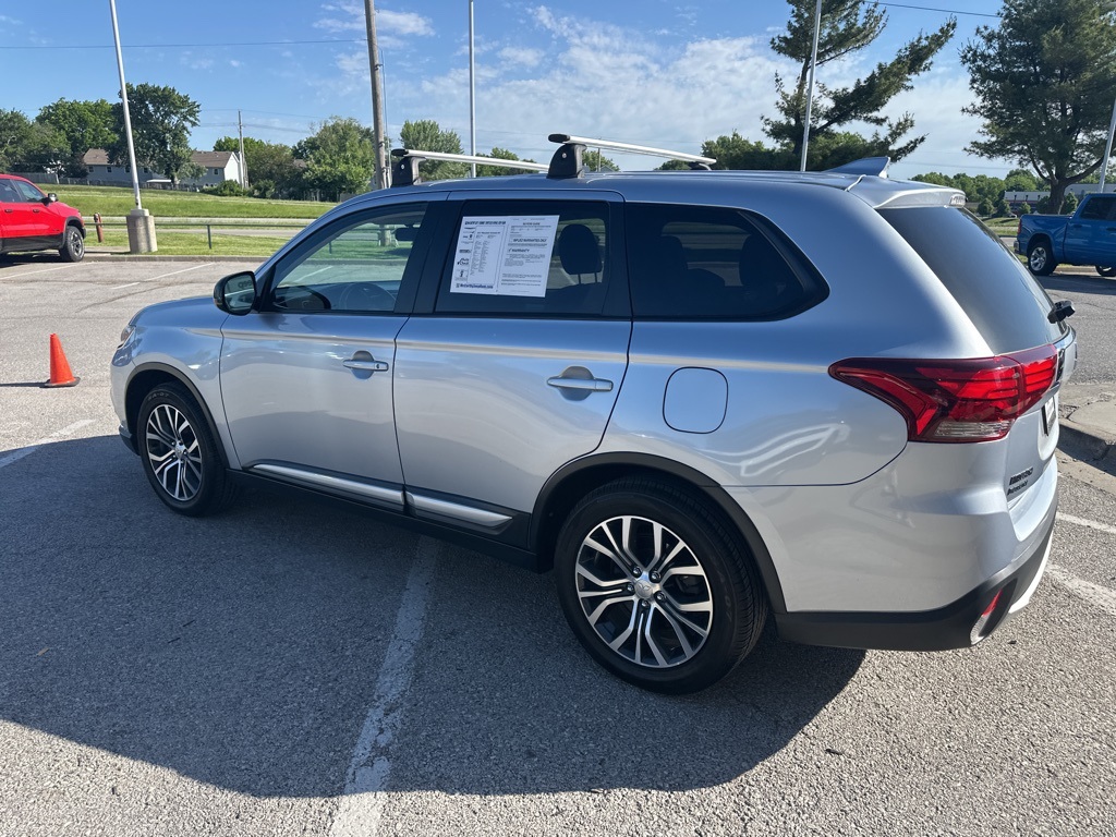 Vehicle image 30 of 70