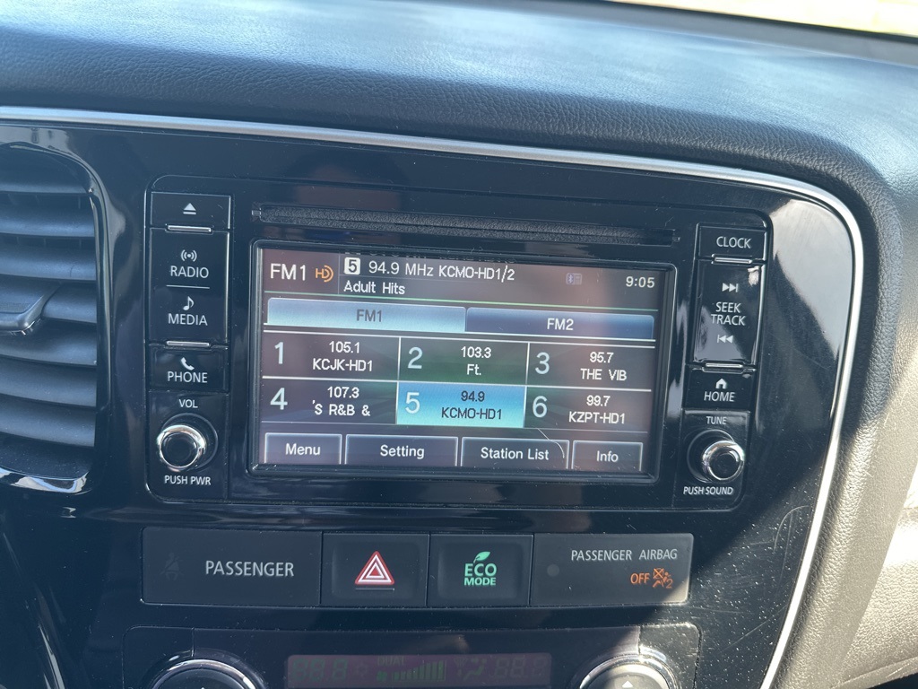 Vehicle image 66 of 70