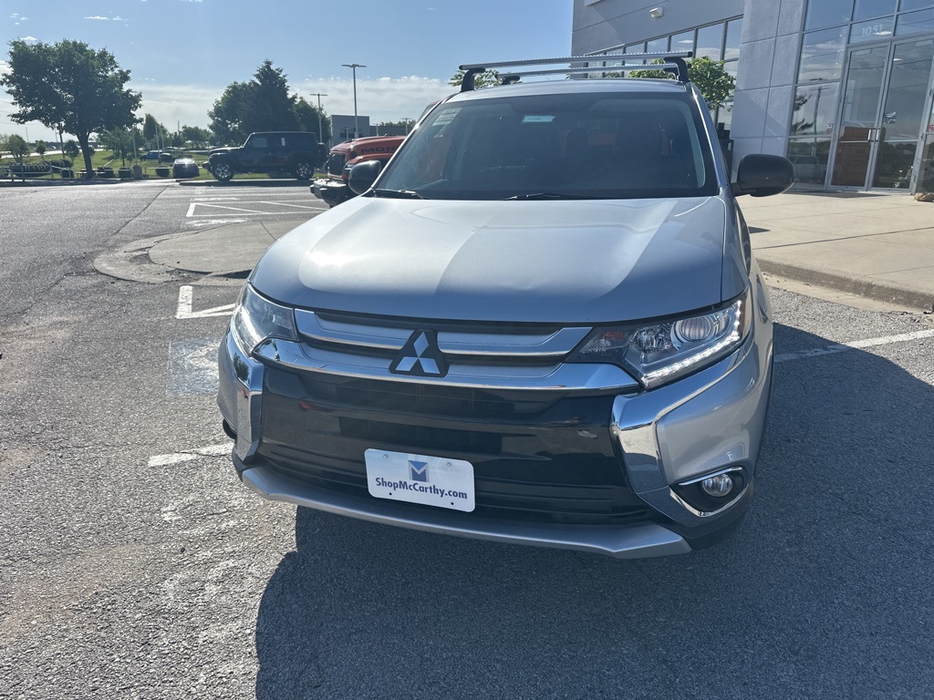 Vehicle image 5 of 70