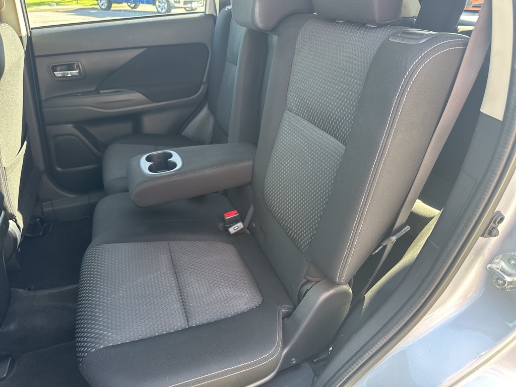 Vehicle image 38 of 70
