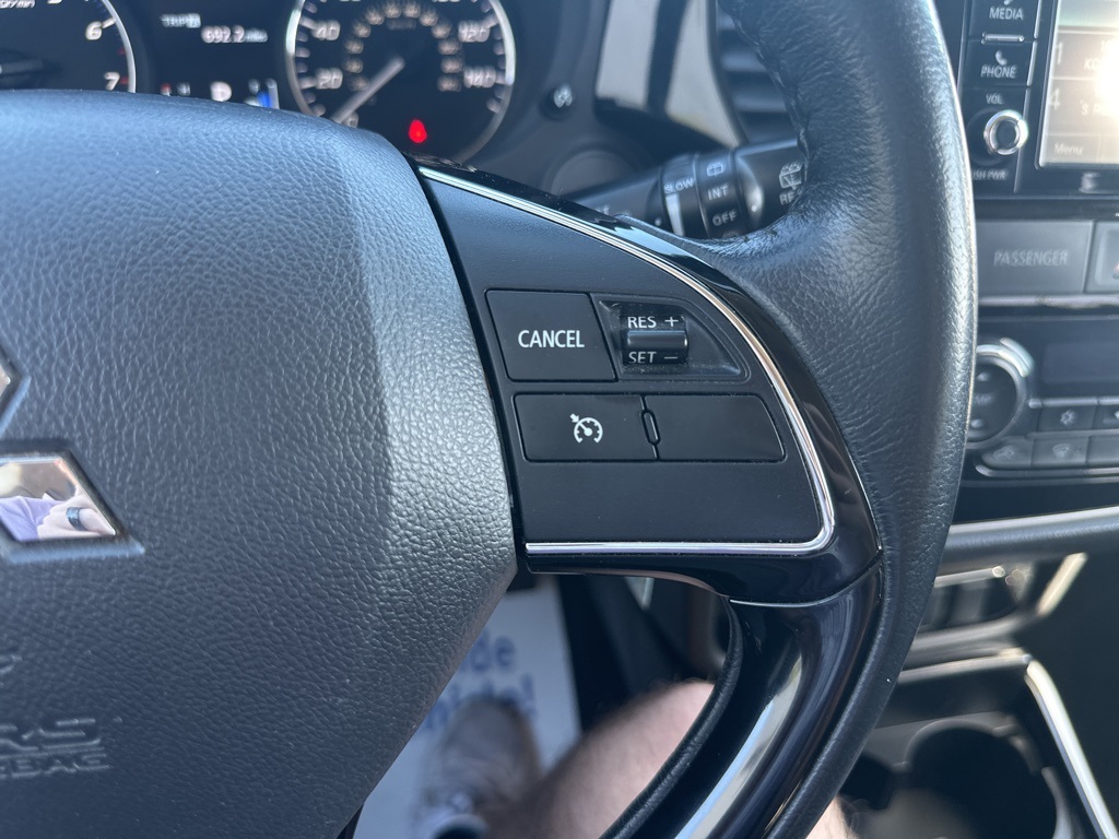 Vehicle image 64 of 70