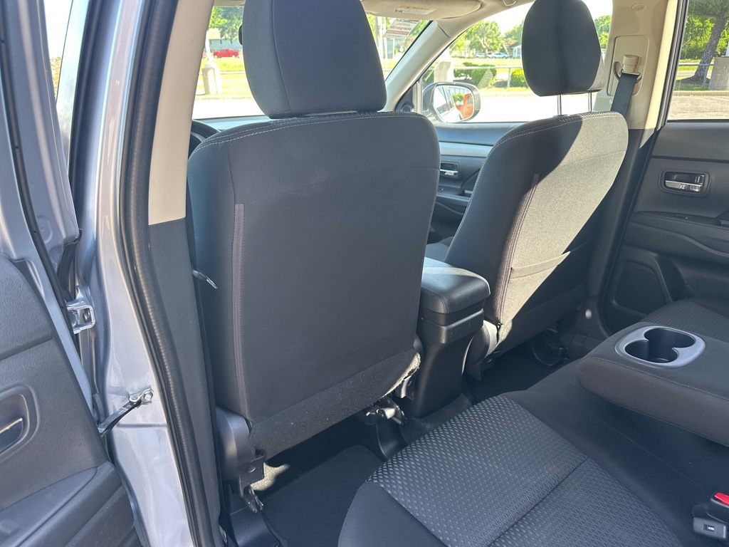 Vehicle image 43 of 70