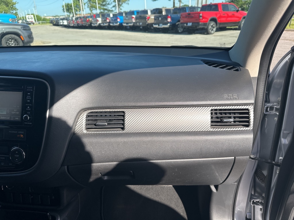 Vehicle image 58 of 70