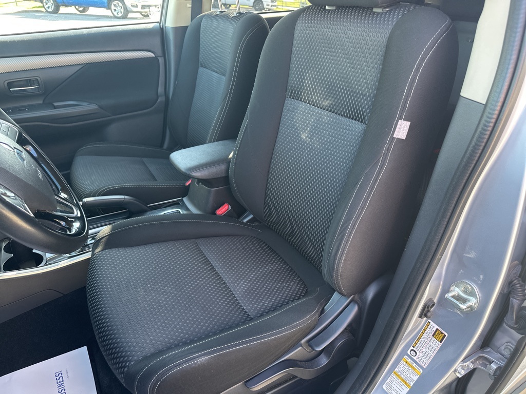 Vehicle image 61 of 70