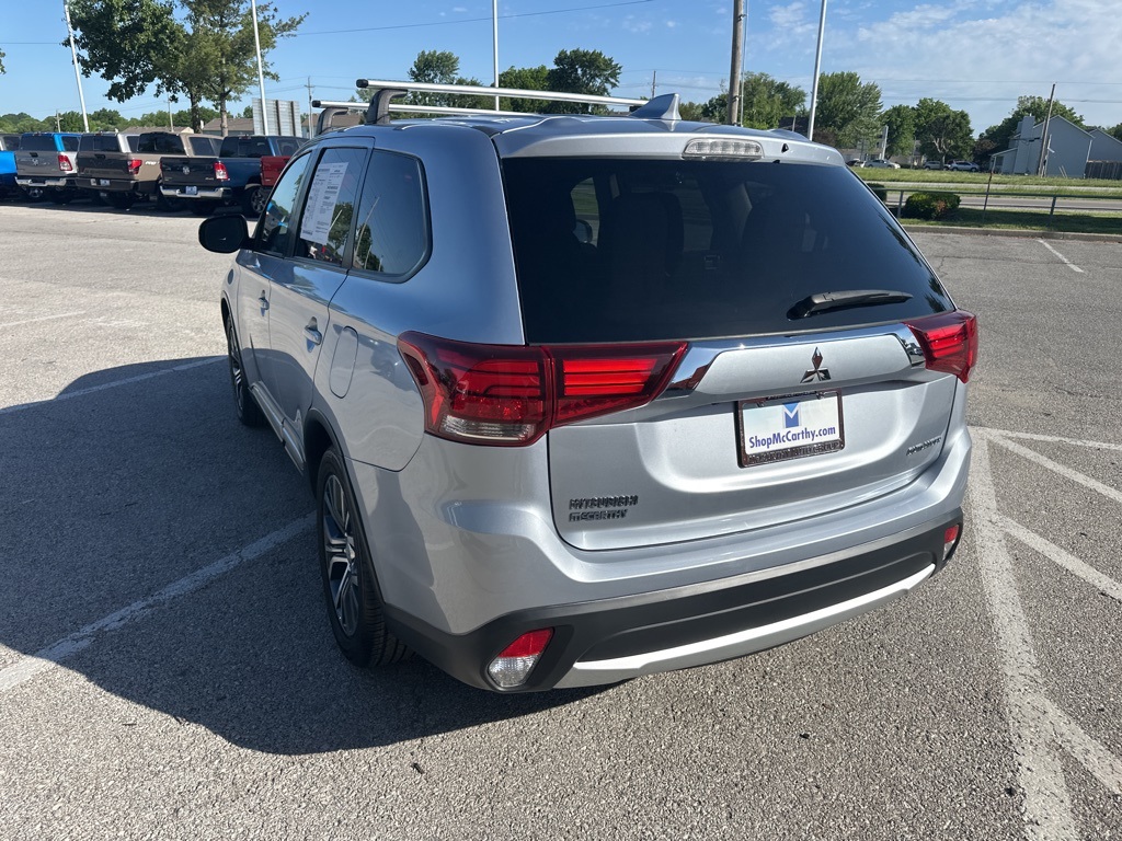 Vehicle image 31 of 70
