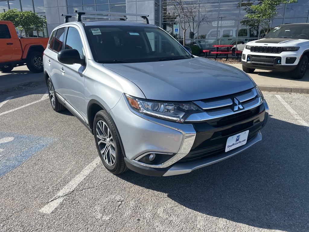 Vehicle image 14 of 70