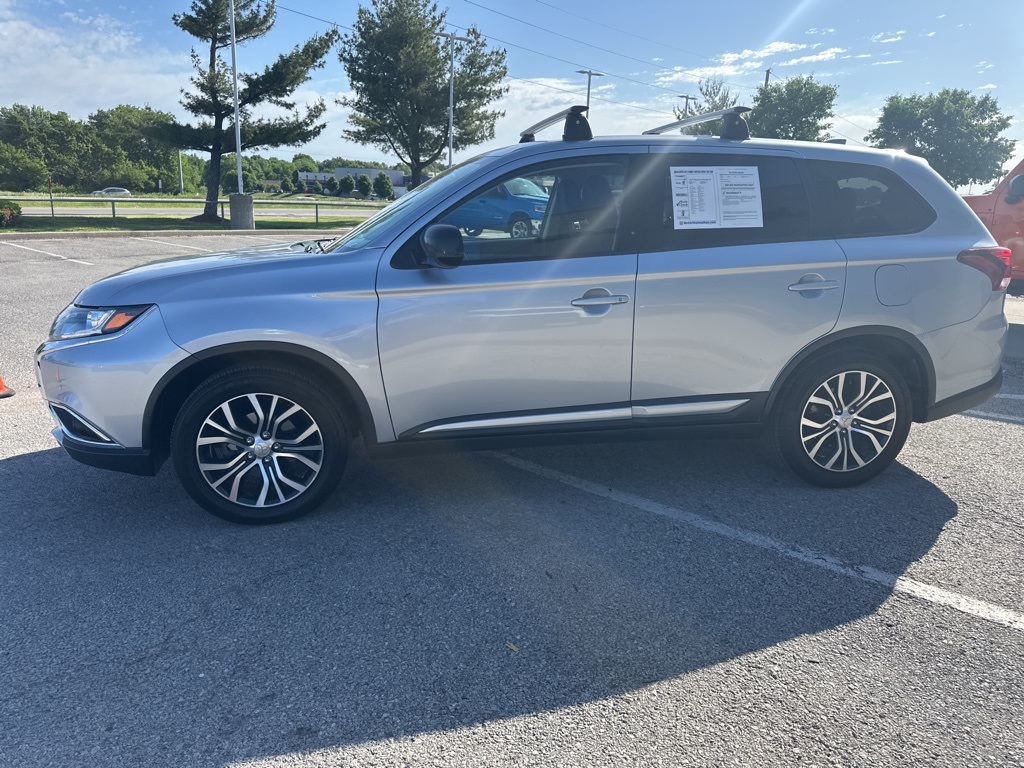 Vehicle image 7 of 70