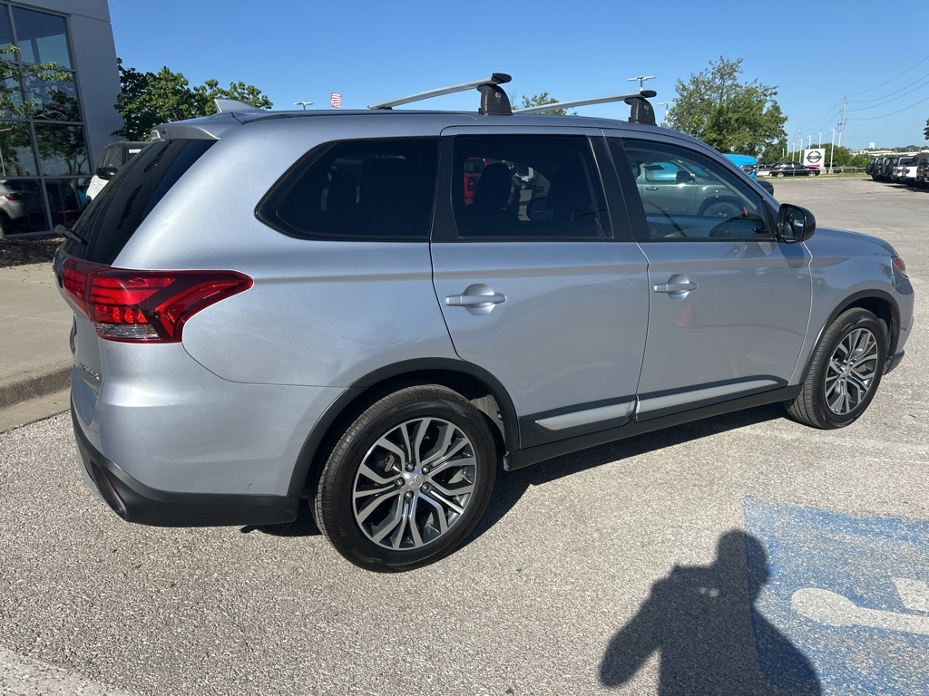 Vehicle image 24 of 70