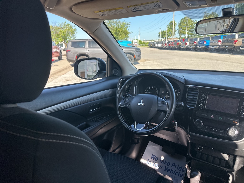 Vehicle image 52 of 70
