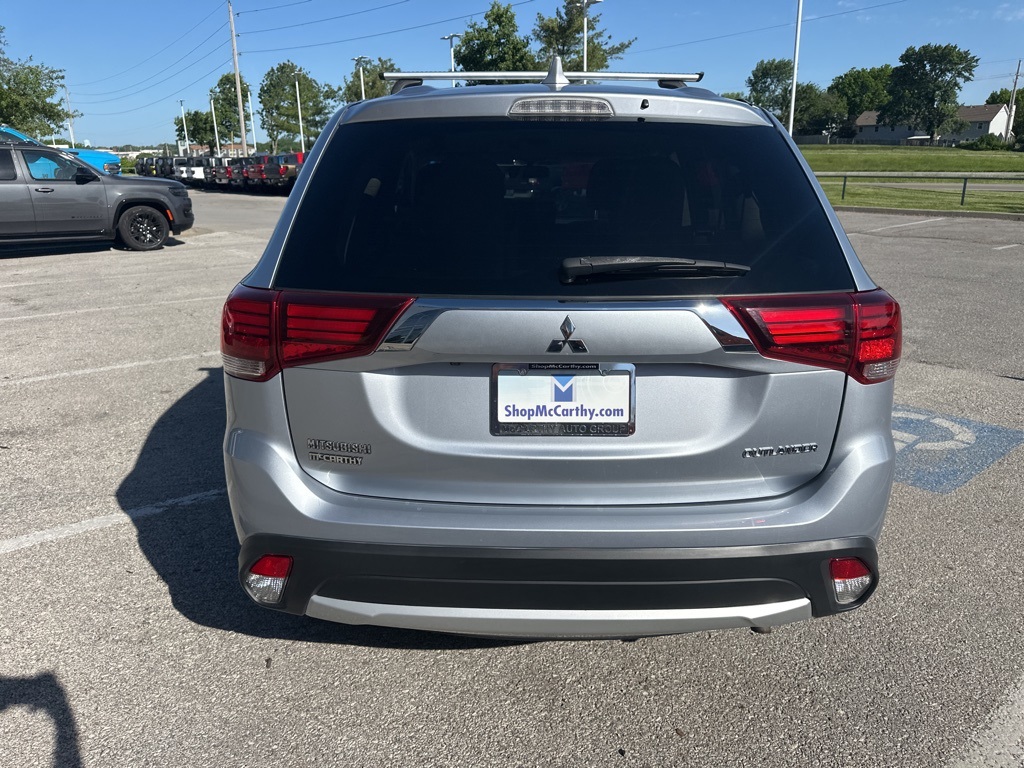Vehicle image 40 of 70