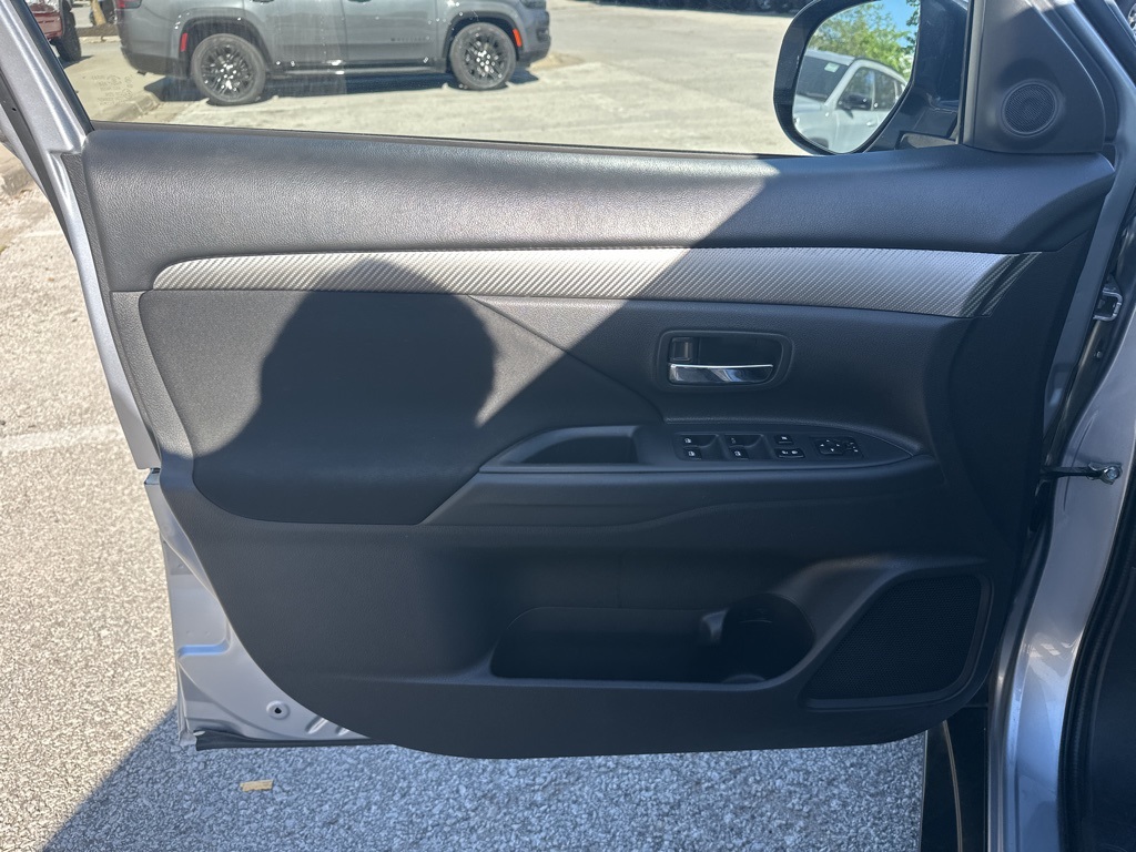 Vehicle image 59 of 70