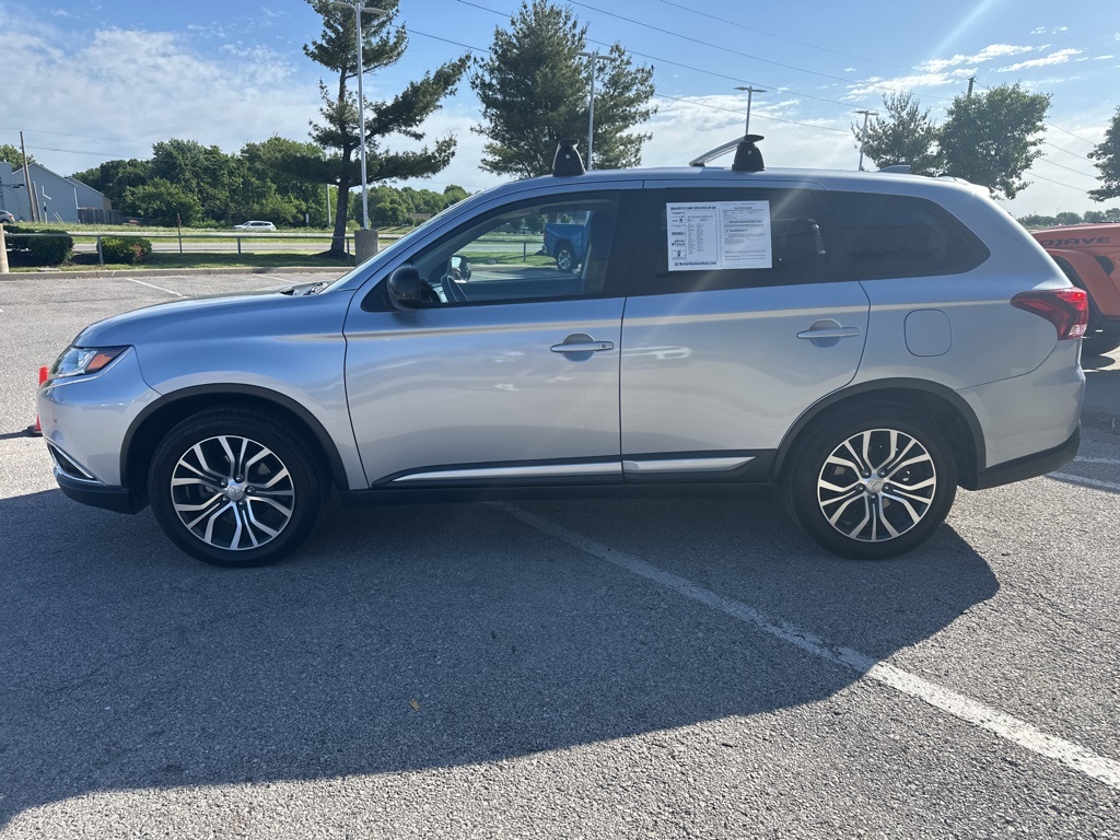 Vehicle image 35 of 70