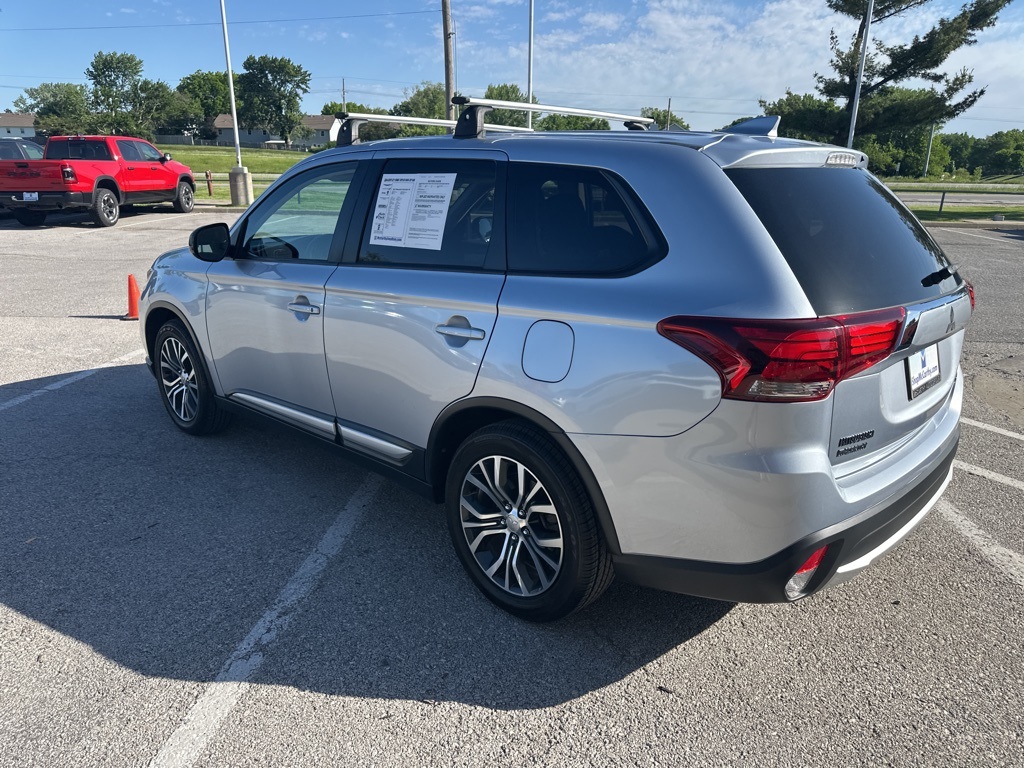 Vehicle image 29 of 70
