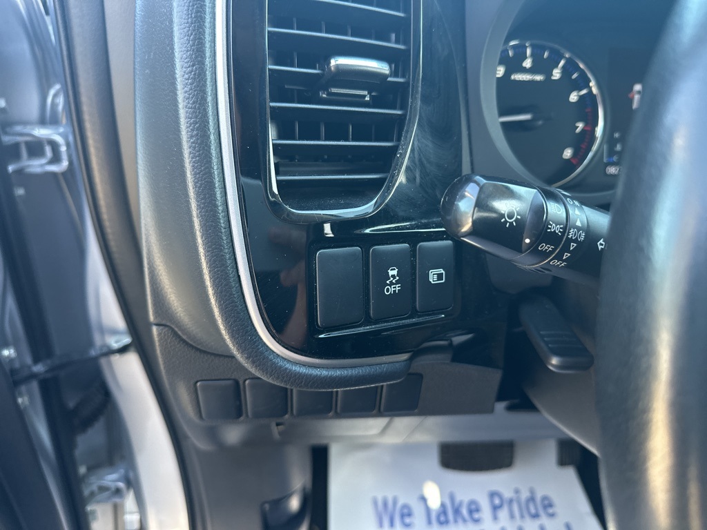 Vehicle image 62 of 70