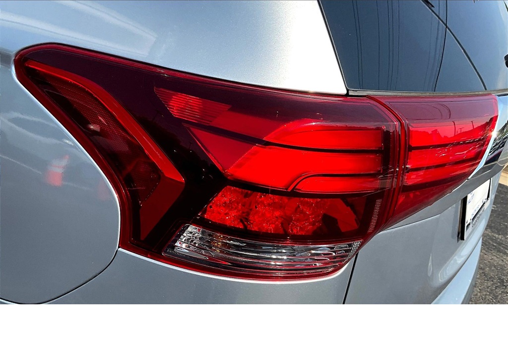 Vehicle image 24 of 27