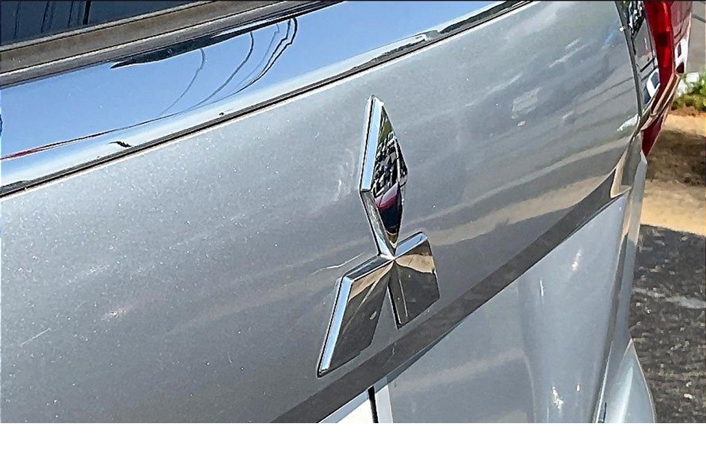 Vehicle image 9 of 27