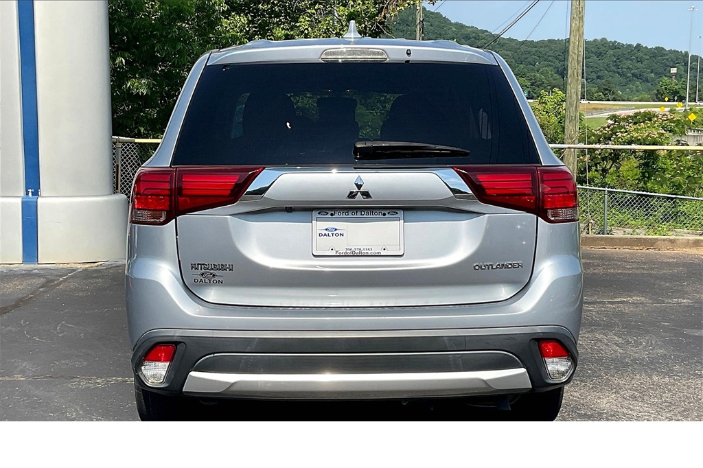 Vehicle image 4 of 27