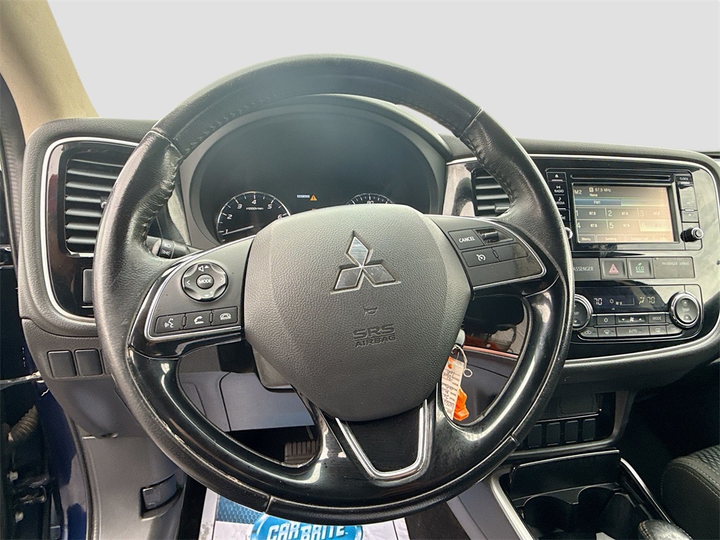 Vehicle image 11 of 28