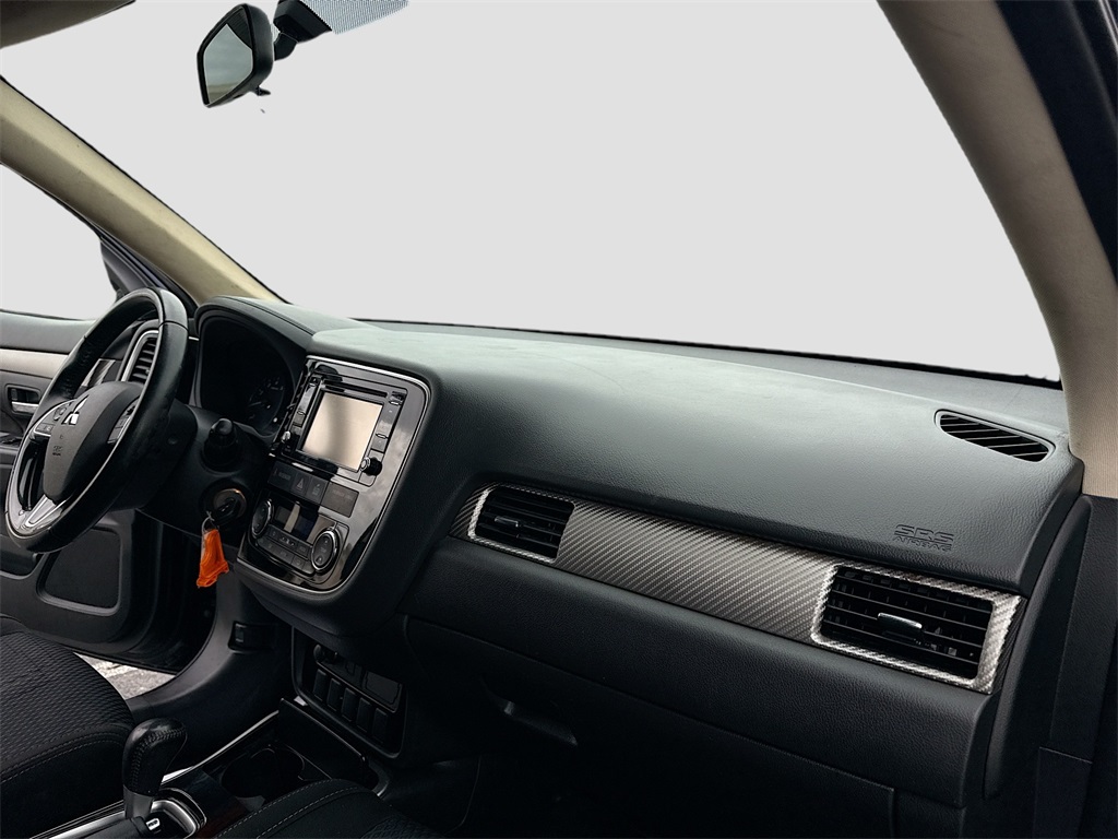 Vehicle image 26 of 28