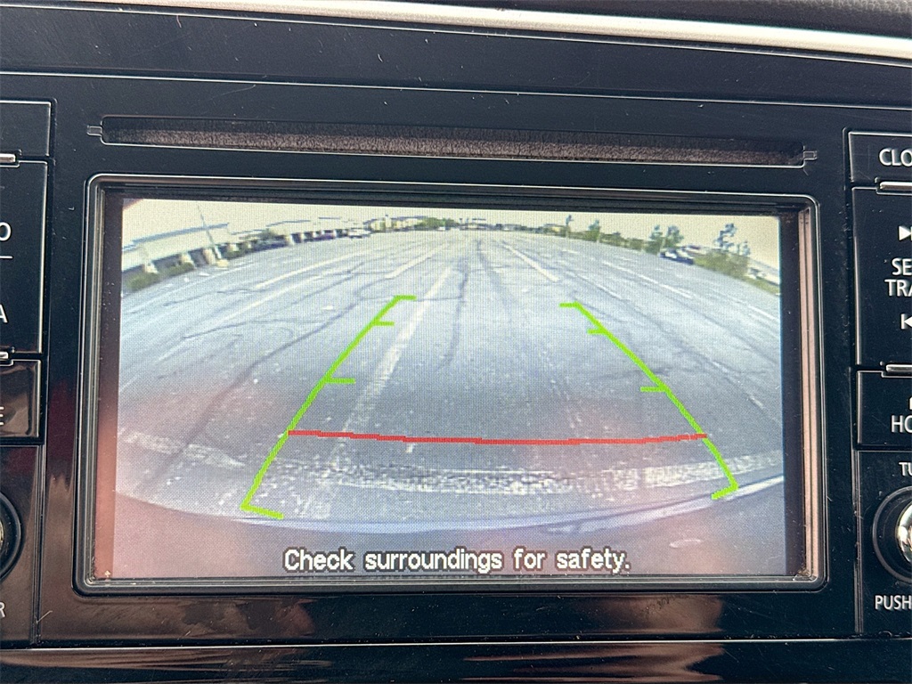 Vehicle image 13 of 28
