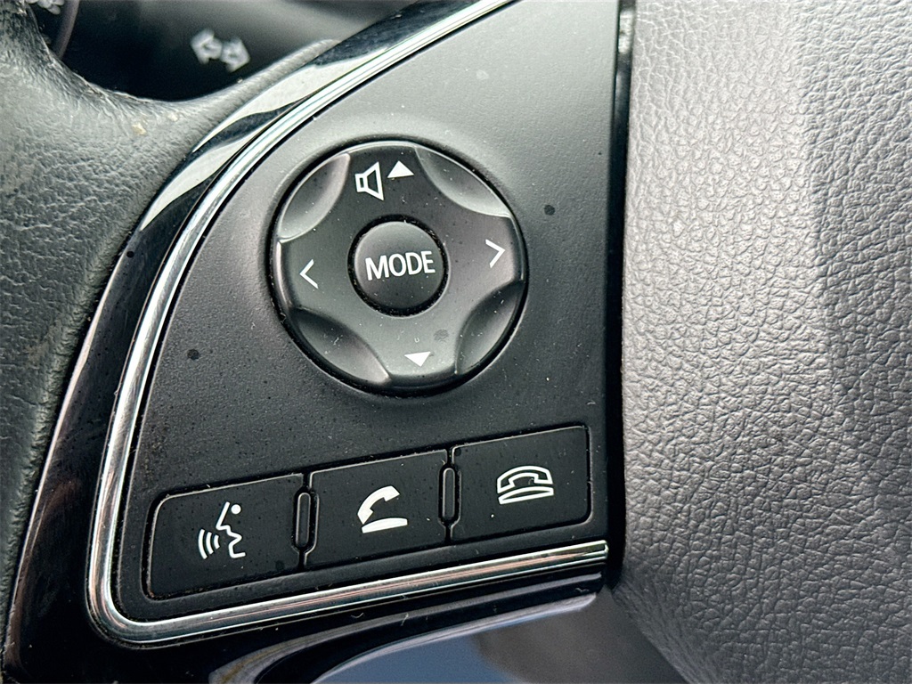 Vehicle image 10 of 28