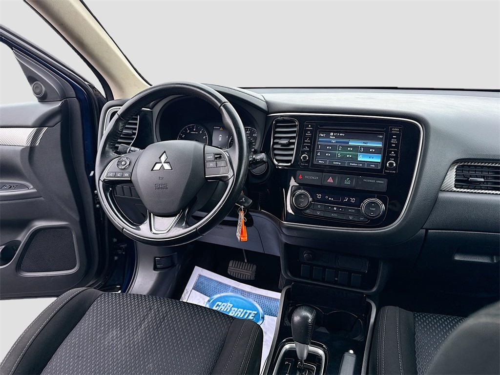 Vehicle image 21 of 28