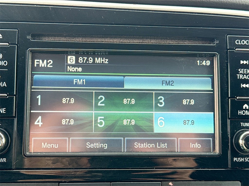 Vehicle image 14 of 28