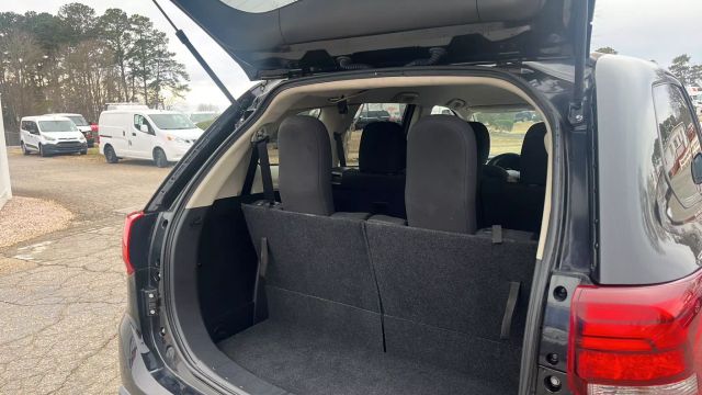 Vehicle image 10 of 27