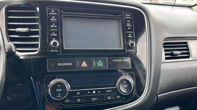 Vehicle image 17 of 27