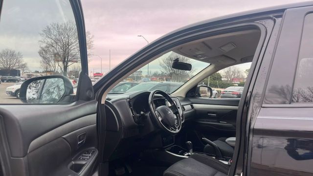 Vehicle image 7 of 27