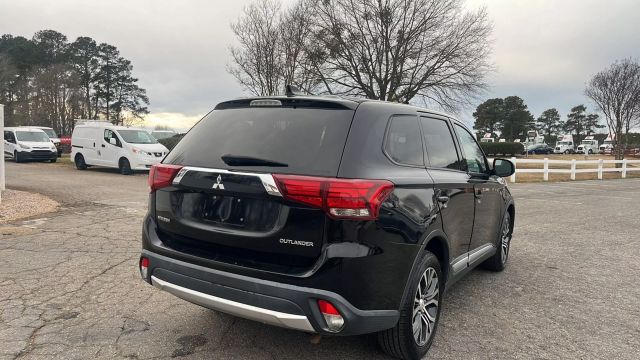 Vehicle image 4 of 27