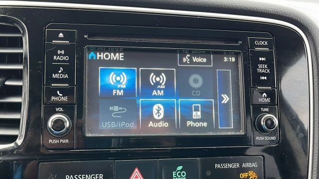 Vehicle image 21 of 27