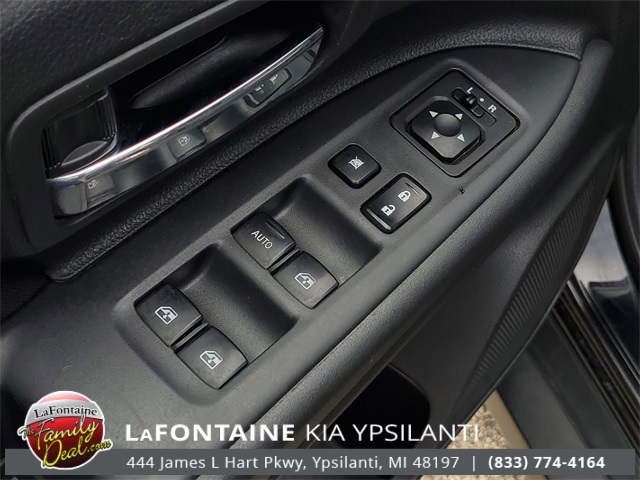 Vehicle image 19 of 30