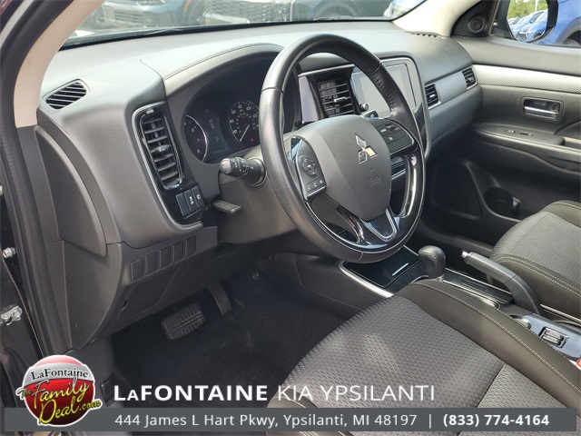 Vehicle image 21 of 30