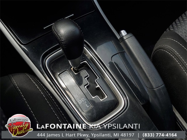 Vehicle image 27 of 30