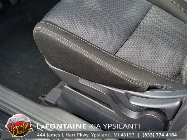 Vehicle image 16 of 30