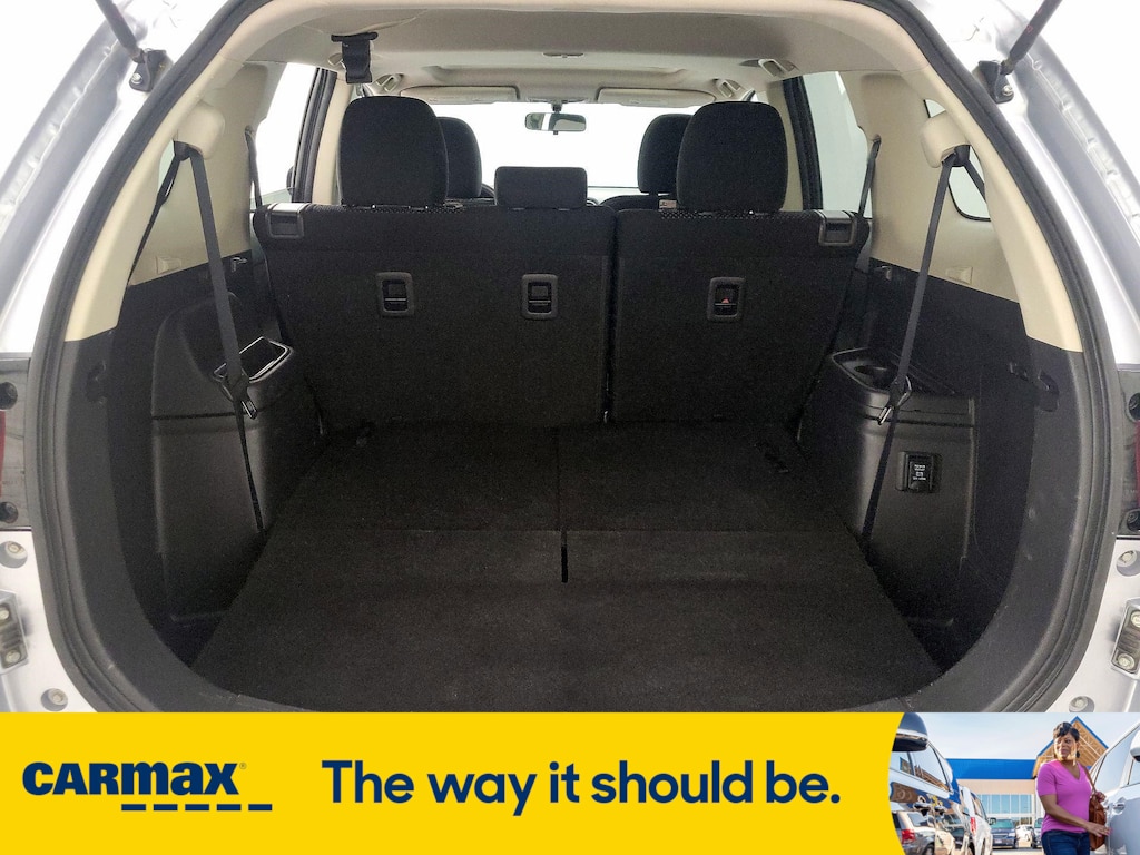Vehicle image 10 of 30