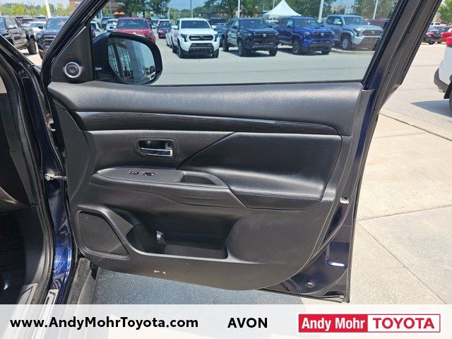 Vehicle image 34 of 35