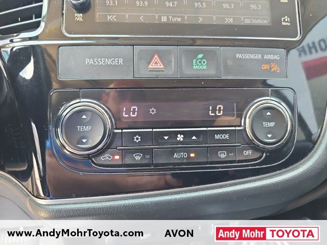 Vehicle image 31 of 35